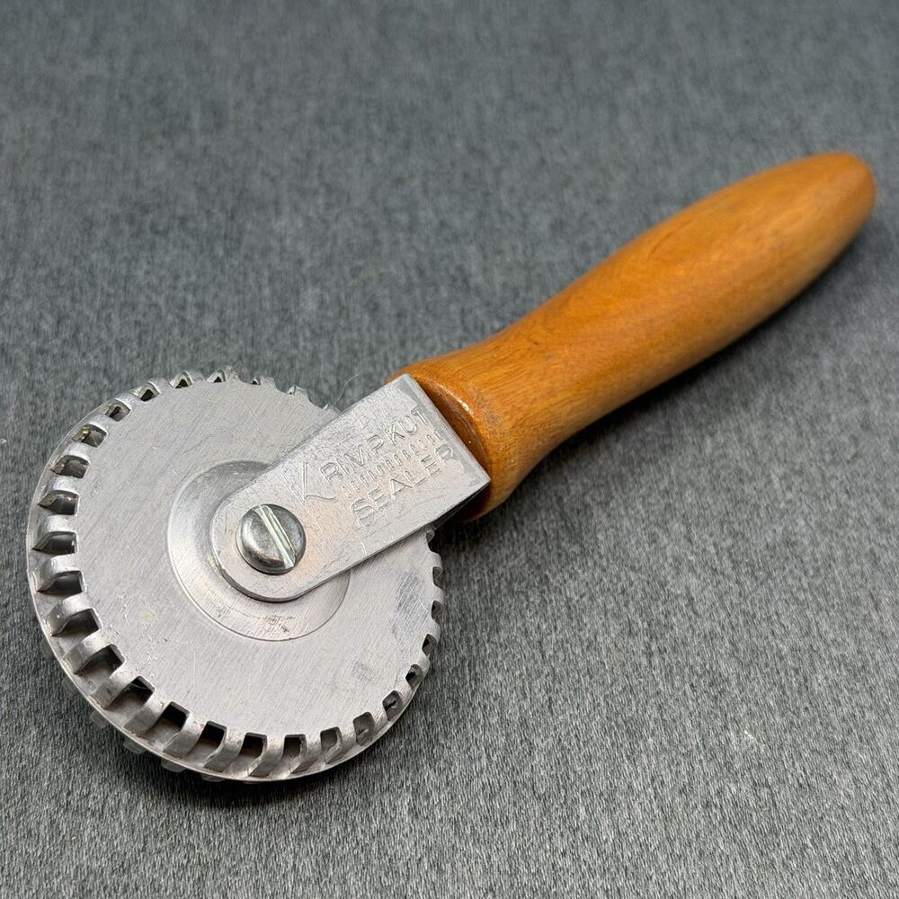 Vintage KrimpKut Sealer Pastry Pizza Cutter Crimper Wheel Wooden Handle 7.5"